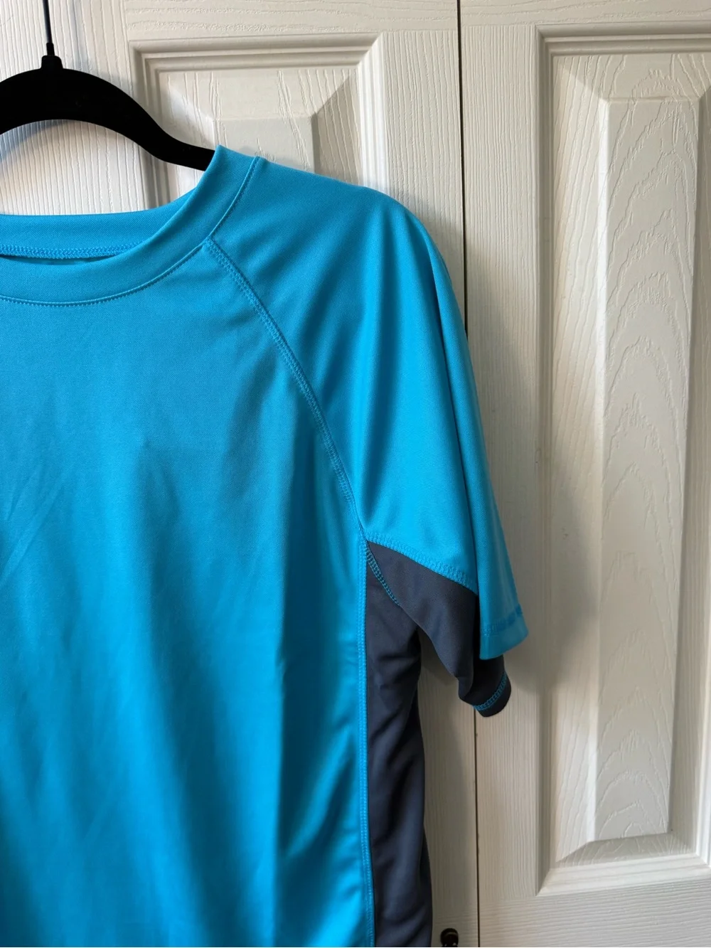 Kanu Surf Neon Blue UPF 50+ Rash Guard Swim Shirt Mens Size Small